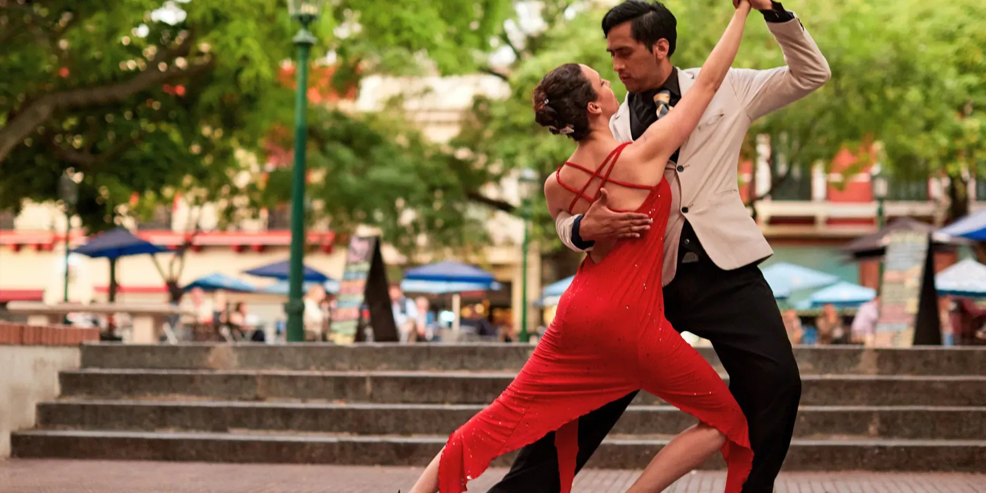 imgi_14_3_Viaje_a_Buenos_Aires_y_las_cataratas_de_Iguazu_de_8_dias_-_Iguazu_JlbH1Nf-thumbnail_webp-1920x960